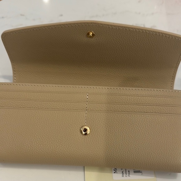 New With Tags Moncrief London Tan Leather wallet - Picture 6 of 10